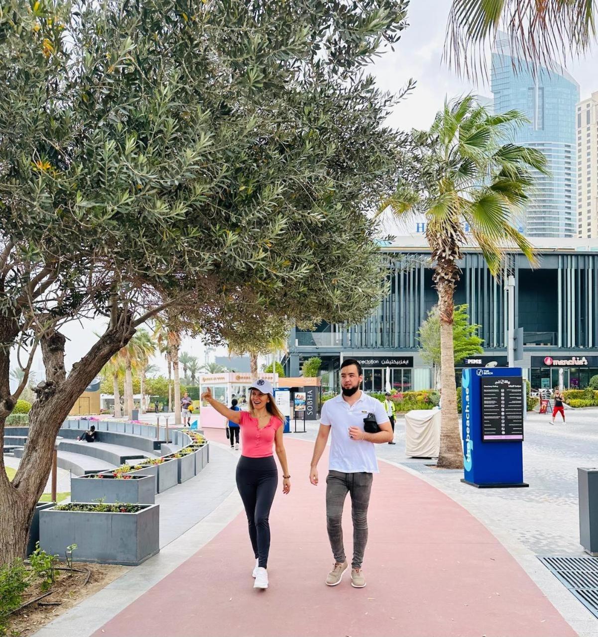 نزل دبيفي Travel Hub Premium المظهر الخارجي الصورة